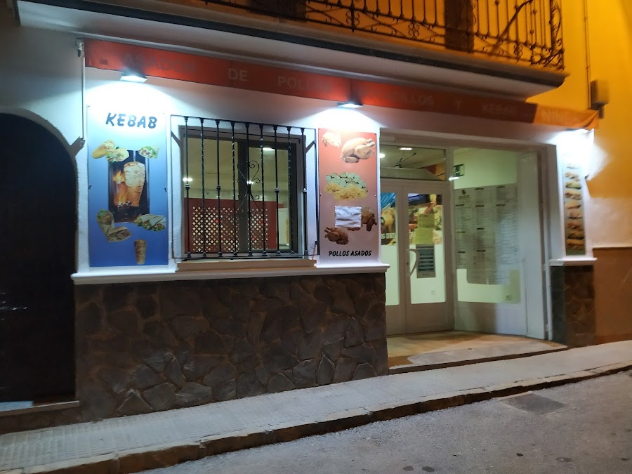 Asador de pollos, bocadillos, pizzas y kebab Nines