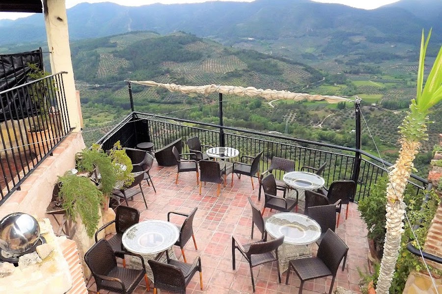 Cafetería & Apartamentos rurales Adarve