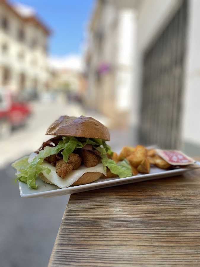 Cafetería-Bar “Maxi”