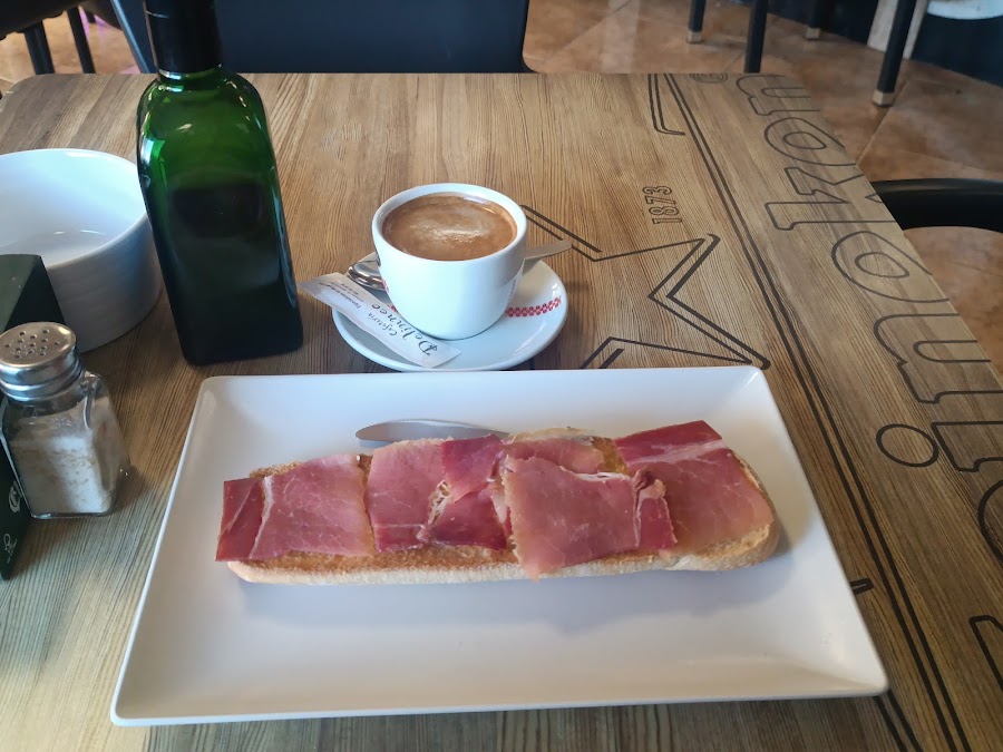 Cafetería Delinneo