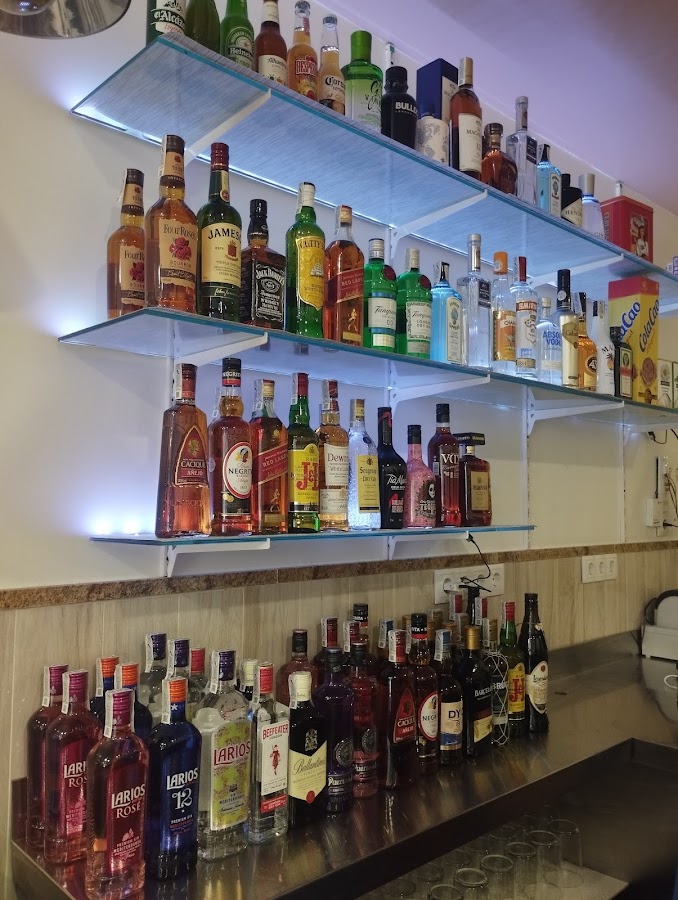 Cafetería Pub "DOBLE A"