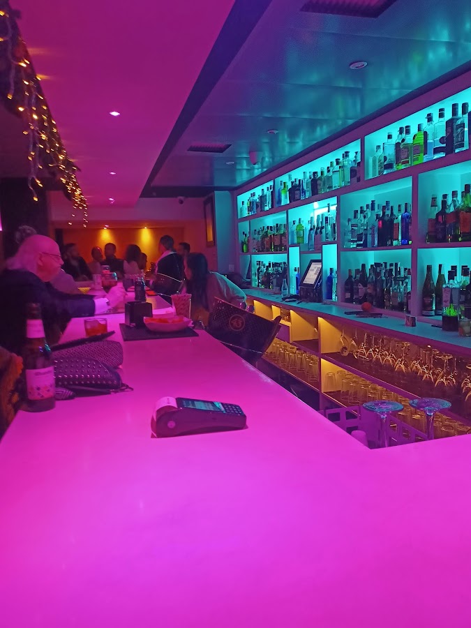 Leontini - Pub de Copas y Café