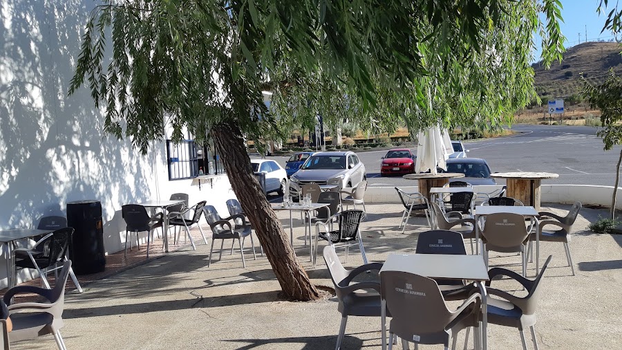 Área De Servicio Huéneja - Bar y Gasolinera