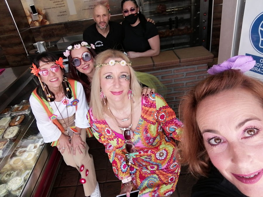 Asador de pollos y comidas “ El Fogón “.