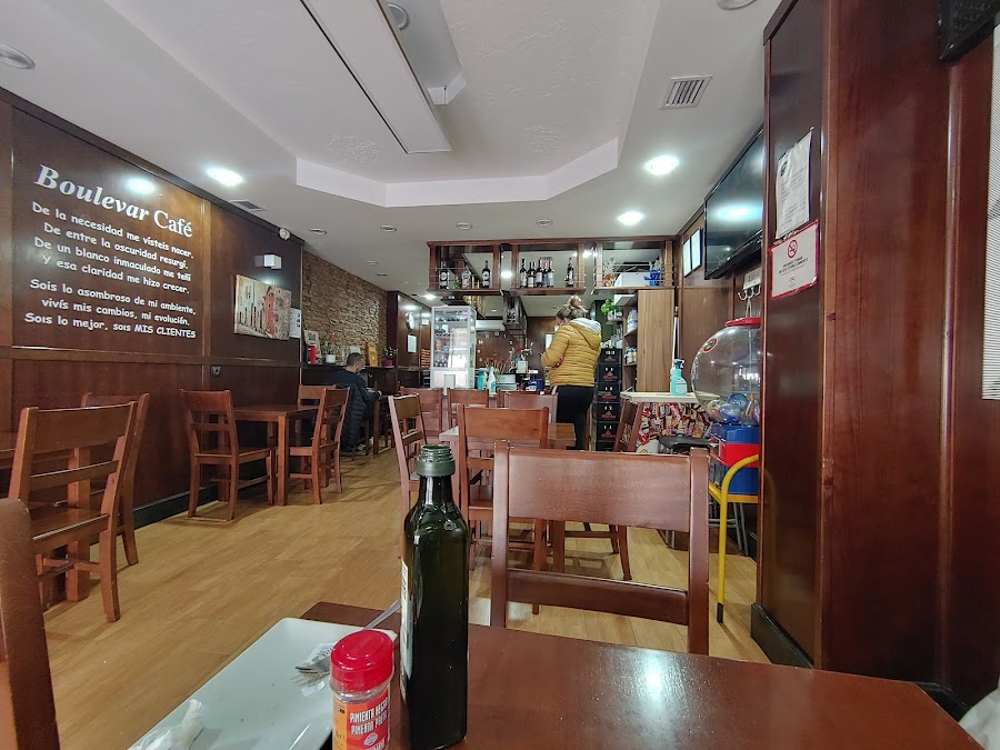 Cafeteria Boulevard
