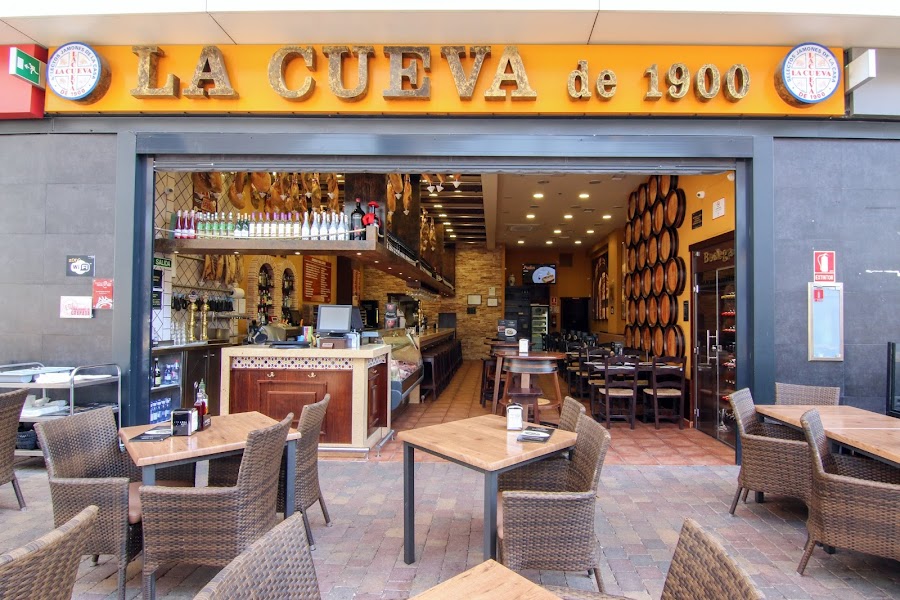 La Cueva de 1900 / Serrallo