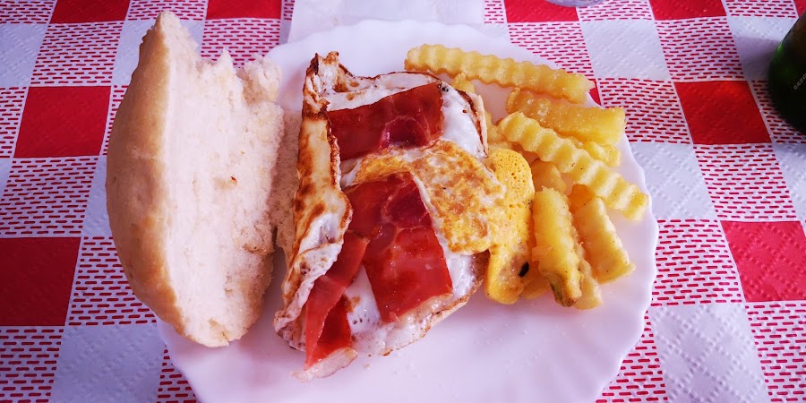 Restaurante - Bar LA PARRILLA