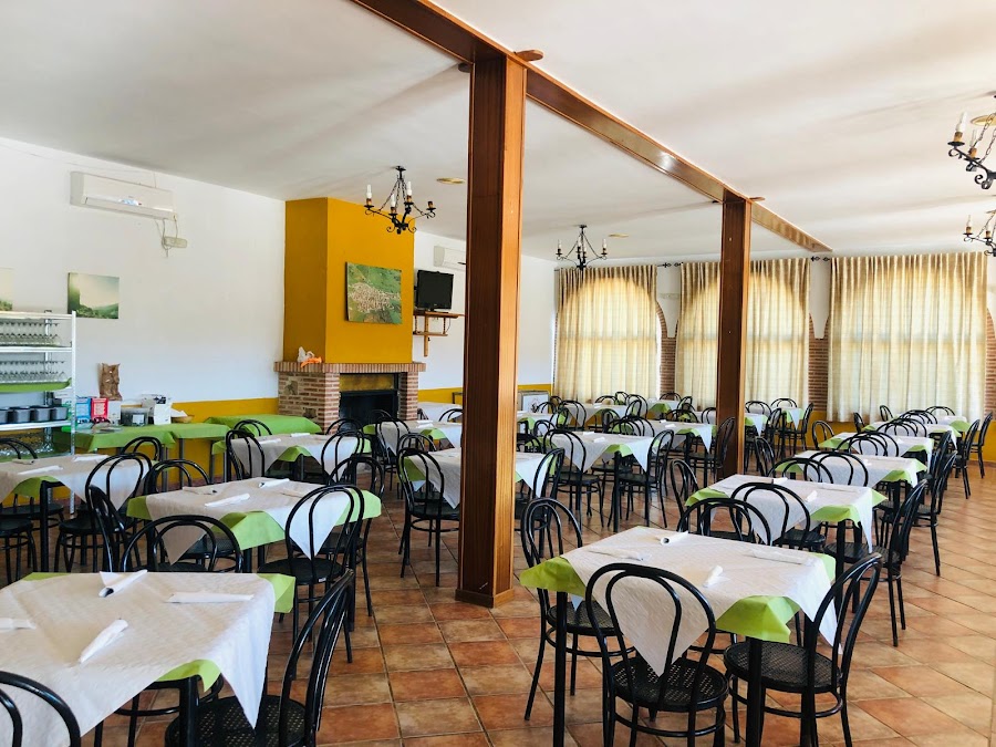 Restaurante - Terraza Piscina Municipal de Aldeaquemada